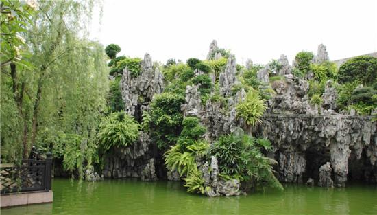 岭南四大名园之余荫山房 亭台回廊近观南山远接古塔